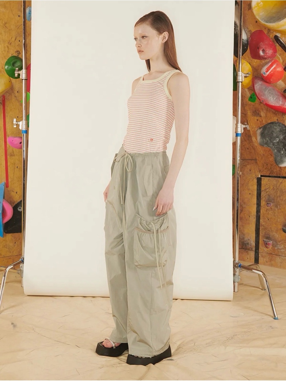 Kijun Wide-Leg Cargo Pants in Grey